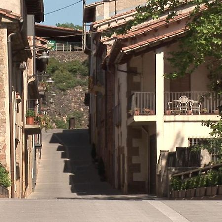 Allotjaments Rurals Can Pere Petit Santa Pau Extérieur photo