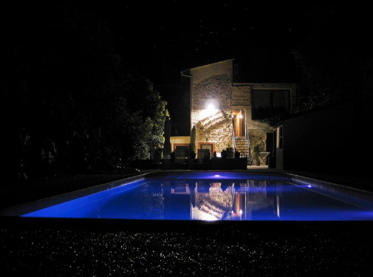 Allotjaments Rurals Can Pere Petit Santa Pau Extérieur photo