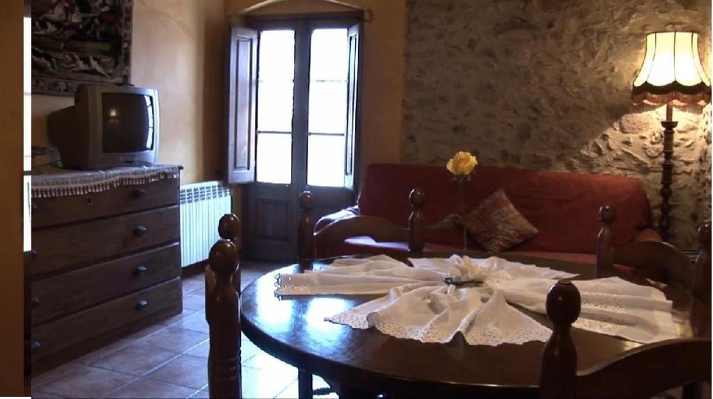 Allotjaments Rurals Can Pere Petit Santa Pau Chambre photo