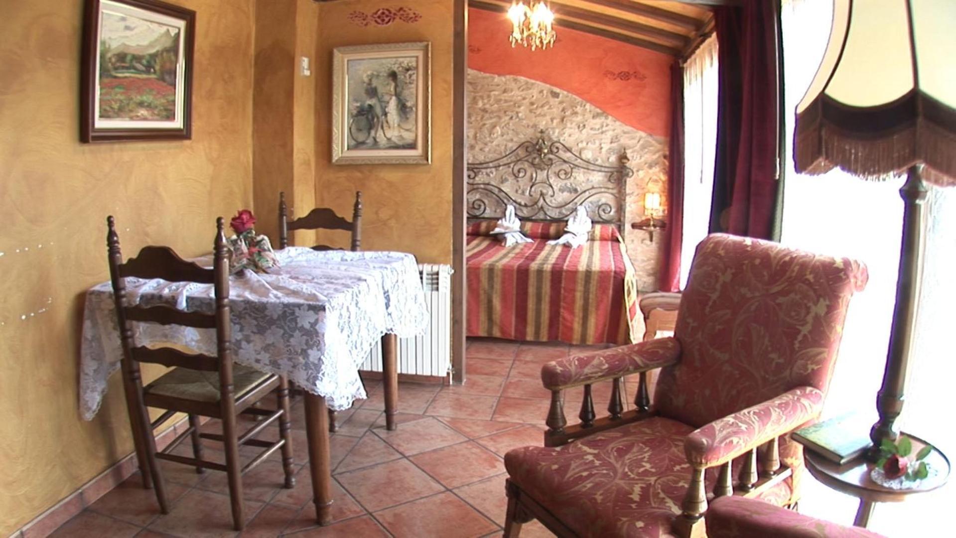 Allotjaments Rurals Can Pere Petit Santa Pau Extérieur photo