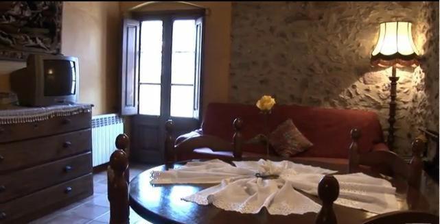 Allotjaments Rurals Can Pere Petit Santa Pau Extérieur photo