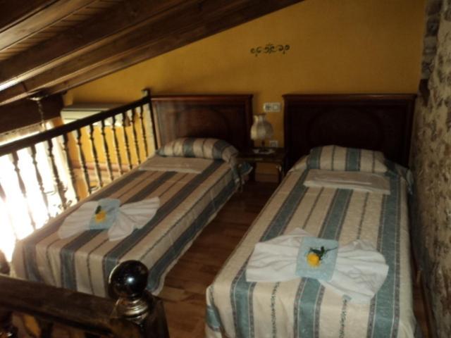 Allotjaments Rurals Can Pere Petit Santa Pau Chambre photo