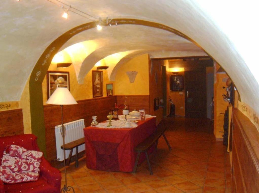 Allotjaments Rurals Can Pere Petit Santa Pau Extérieur photo